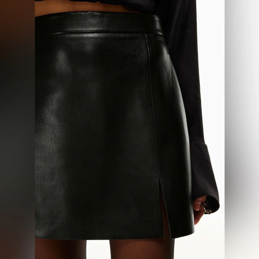 Wilfred High-waisted Vegan Leather mini skirt Size: 2 - Picture 5 of 16